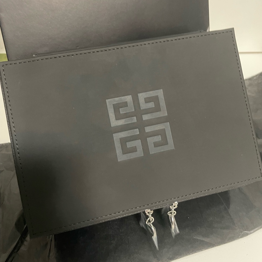 Givenchy makeup box - Picture 2 of 14